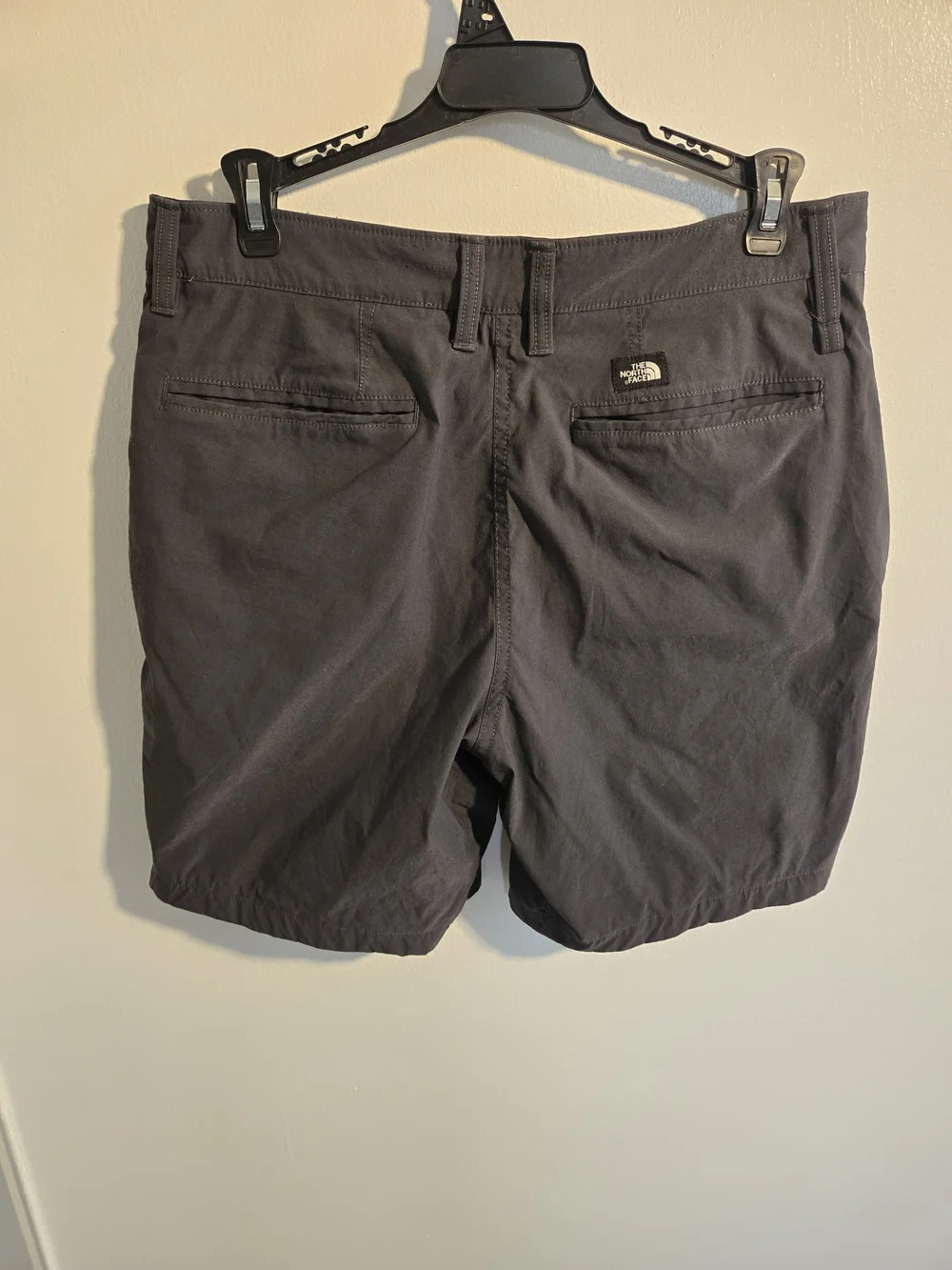 Men's Casual Gray Shorts - Classic Everyday Style Size 30